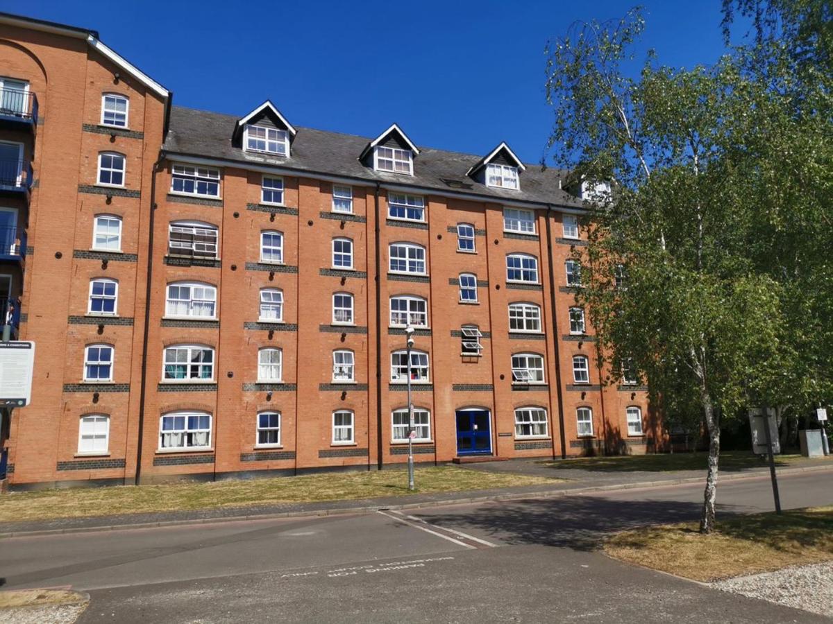 BookedUK: Cheerful 1 Bed Apartment - Sawbridgeworth - Housity