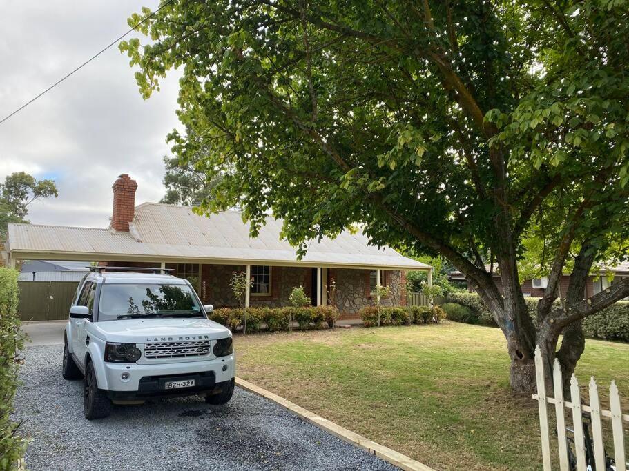 Cook's Cottage in Balhannah - Housity