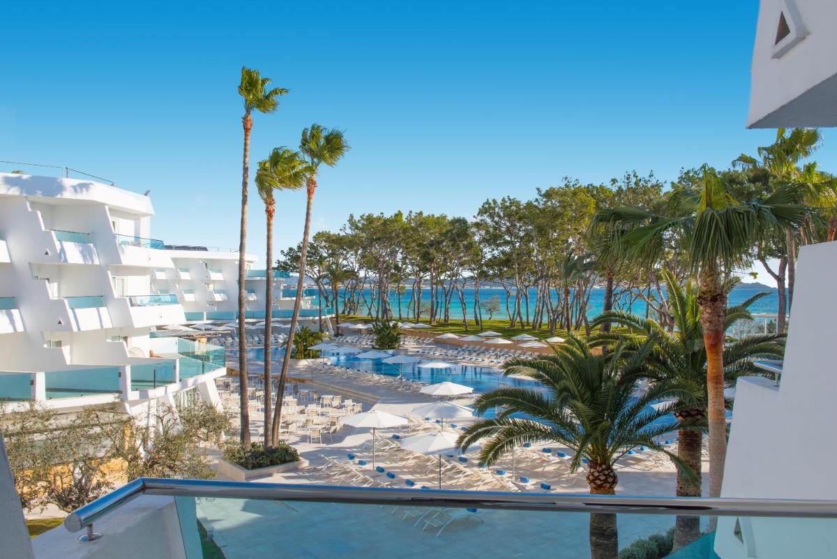 Piscina en o cerca de Iberostar Waves Playa de Muro