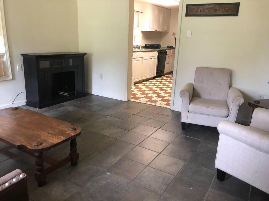 Monthly rental for contractors and professionals. - Housity