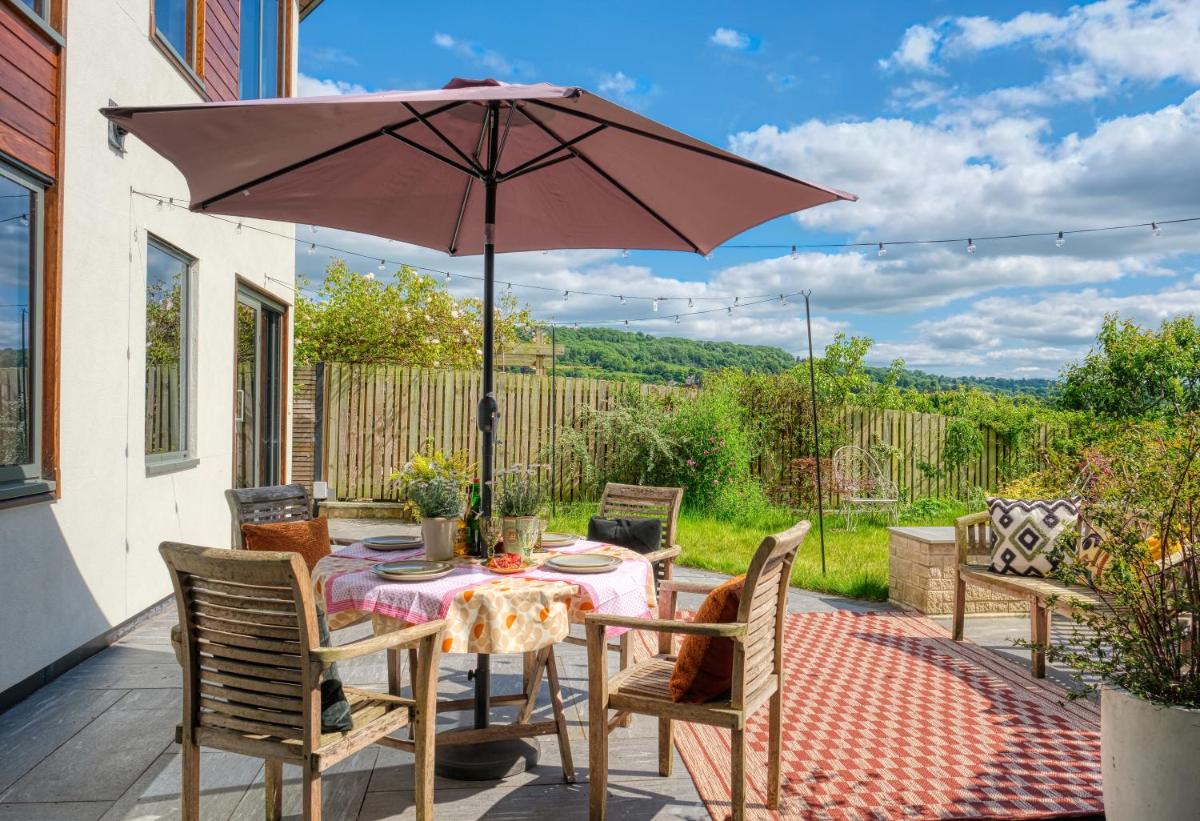 Acer House Stylish garden flat lovely valley view dog friendly central Bath - Housity