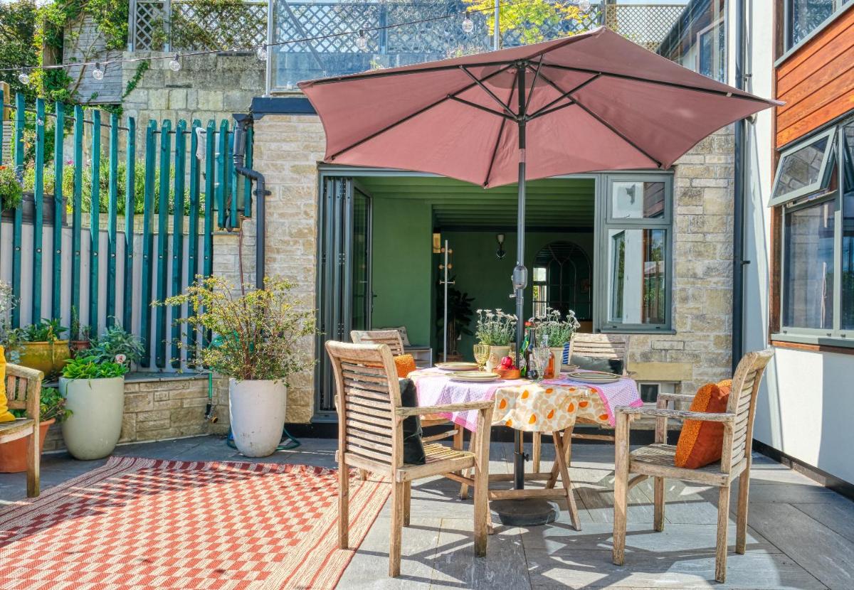 Acer House Stylish garden flat lovely valley view dog friendly central Bath - Housity