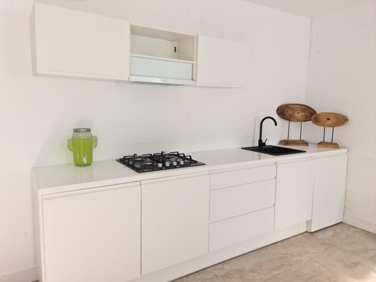 Agradable casa con piscina - Housity