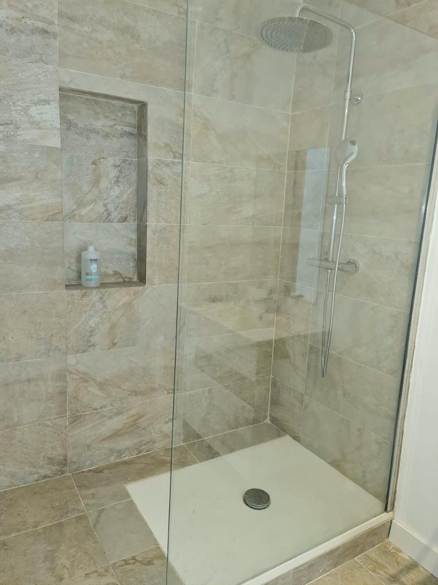 Agradable casa con piscina - Housity