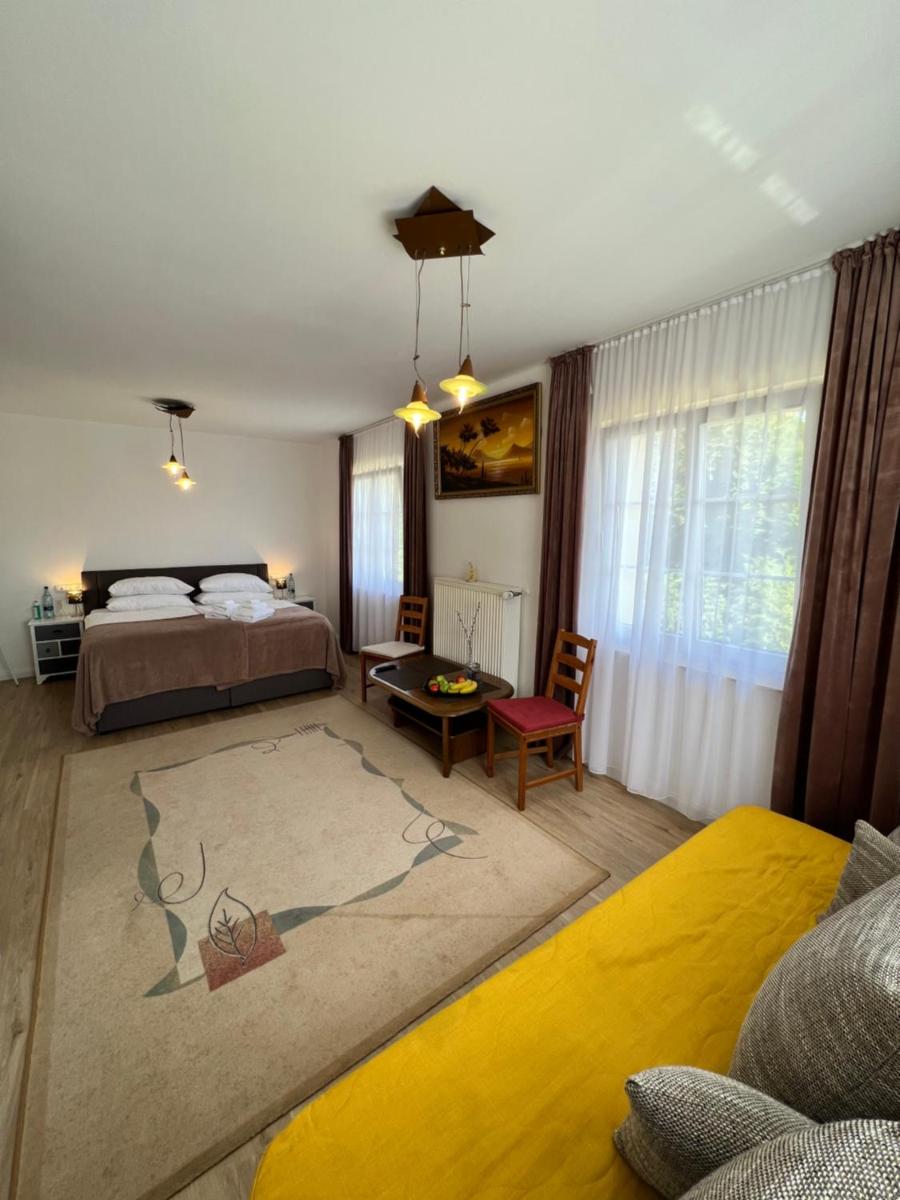 Aparts4ring Nürburg - Private Rooms - Housity