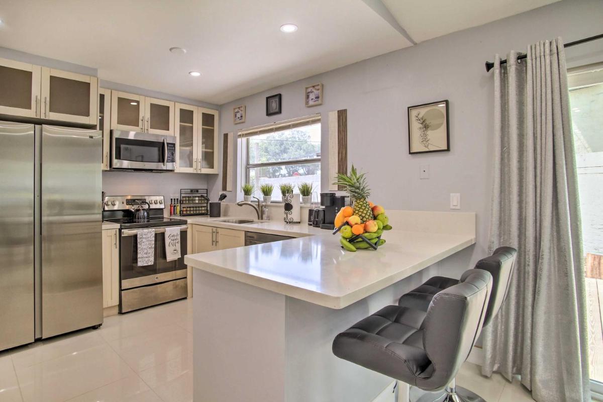 Lovely Lauderhill Retreat Less Than 12 Mi to Beach! - Housity