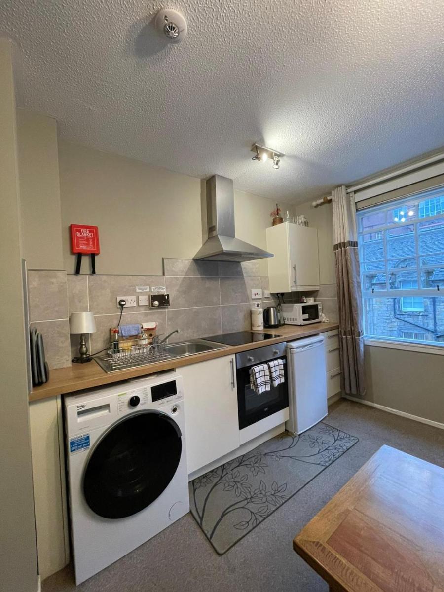 One bedroom Websters Land Flat - Grassmarket - Housity