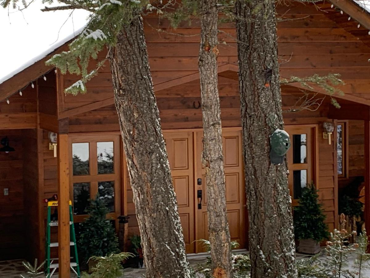 The Horse Lake Inn - Housity
