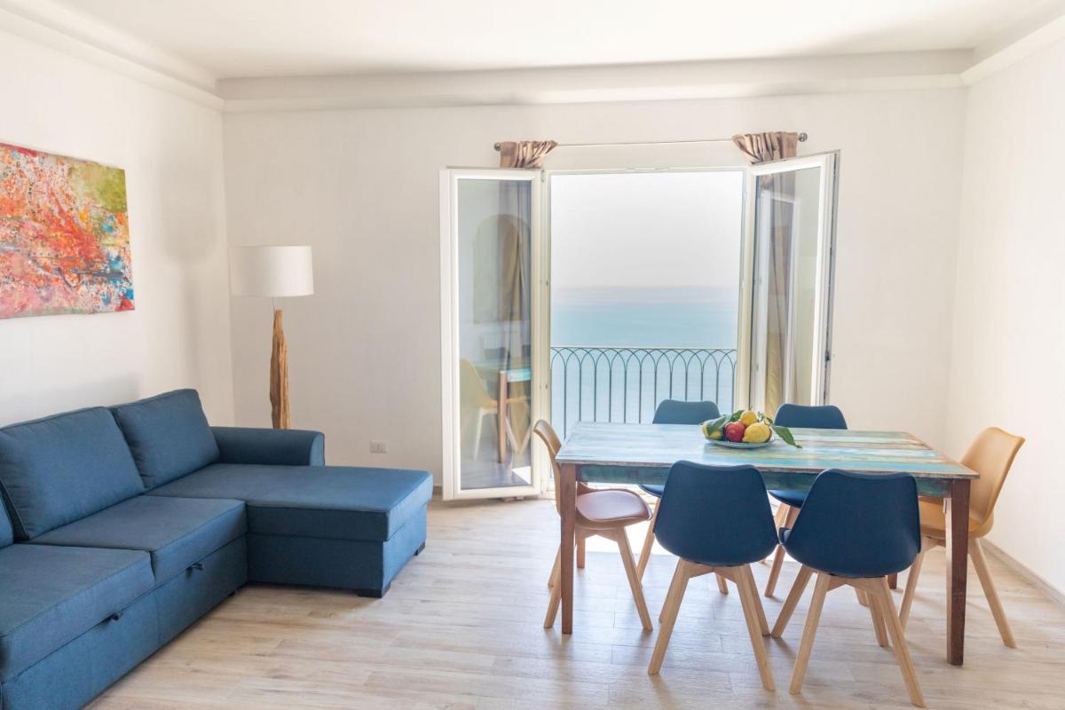 AMORE RENTALS - Casa Blue Star - Housity