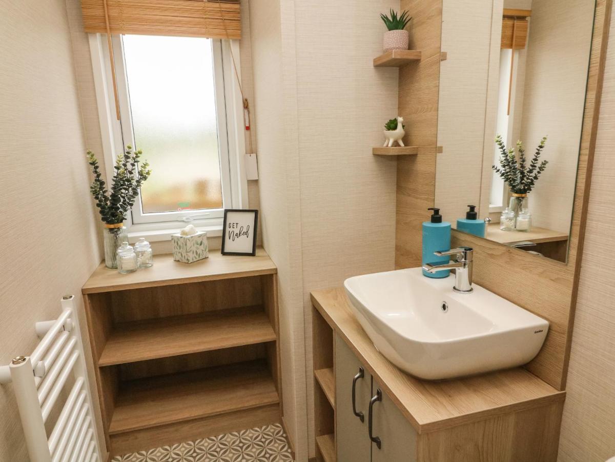 Barney's Retreat - Housity