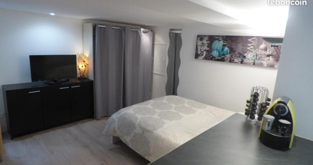 Studio Neuf avec courette privative - Housity