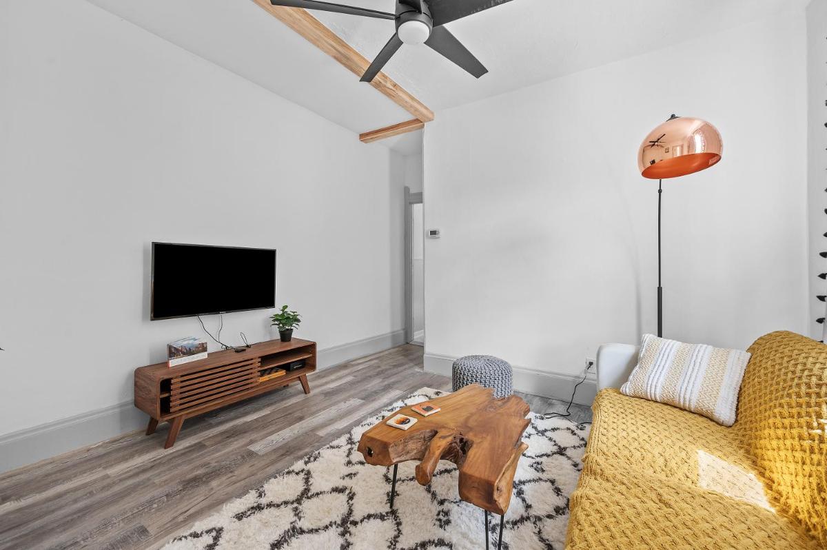 Center of Little Italy #2 - Housity