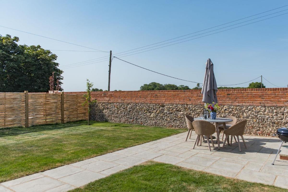 Lacton Manor Barns by Bloom Stays - Housity