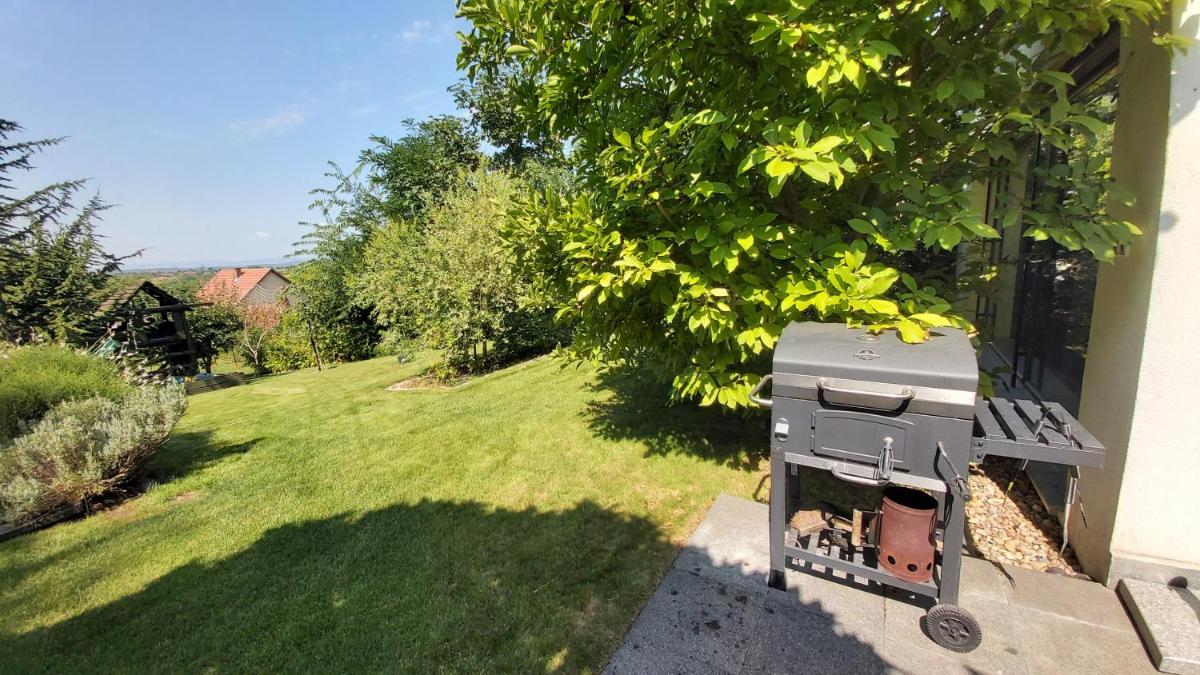 Panoramic view of Budapest - Aquaréna, eCar option - Housity