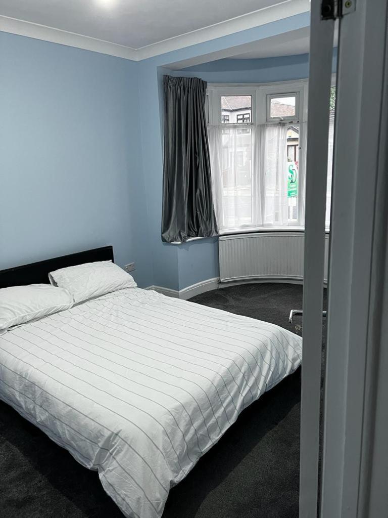 Not Bookable - Housity