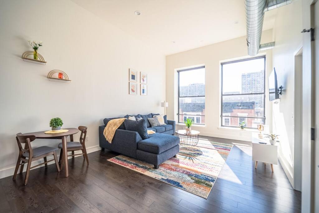 The Flats King Bed- EWR/Penn Station - Housity