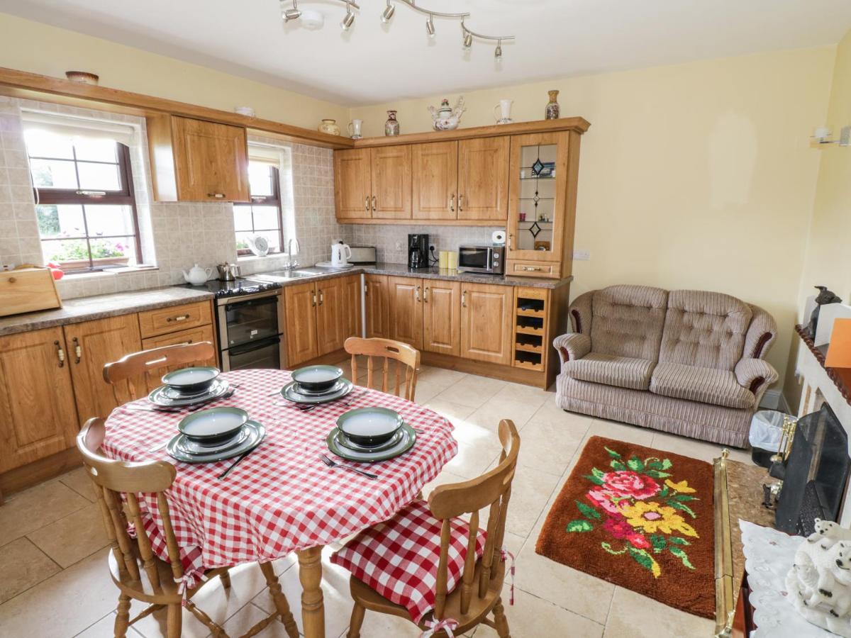 Belladrihid Cottage - Housity