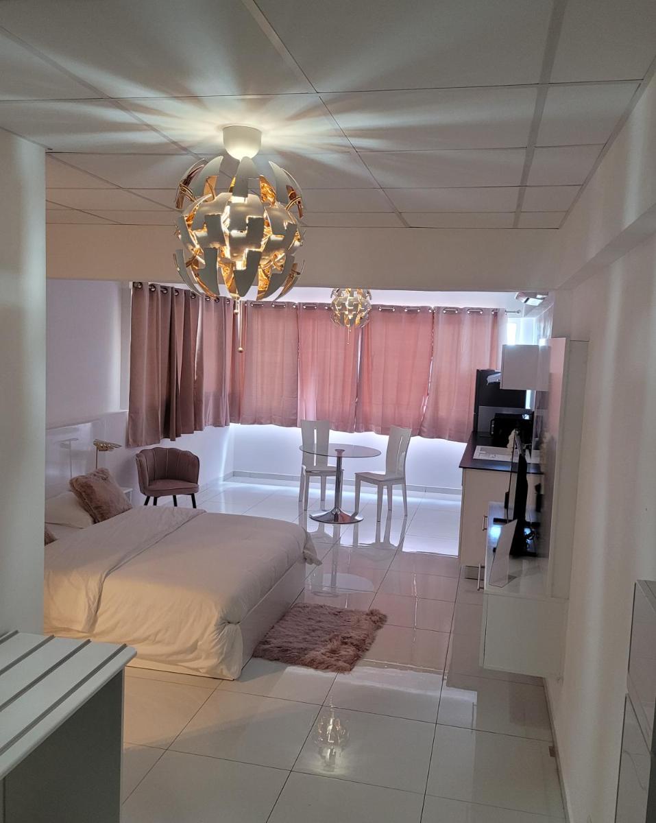 Hello Guyane (8), Suite charme luxury, 5 étoiles - Housity