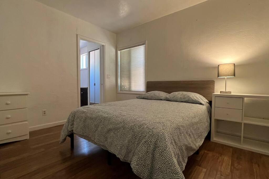 Cozy 2b/2b residential home in Berkeley - Housity