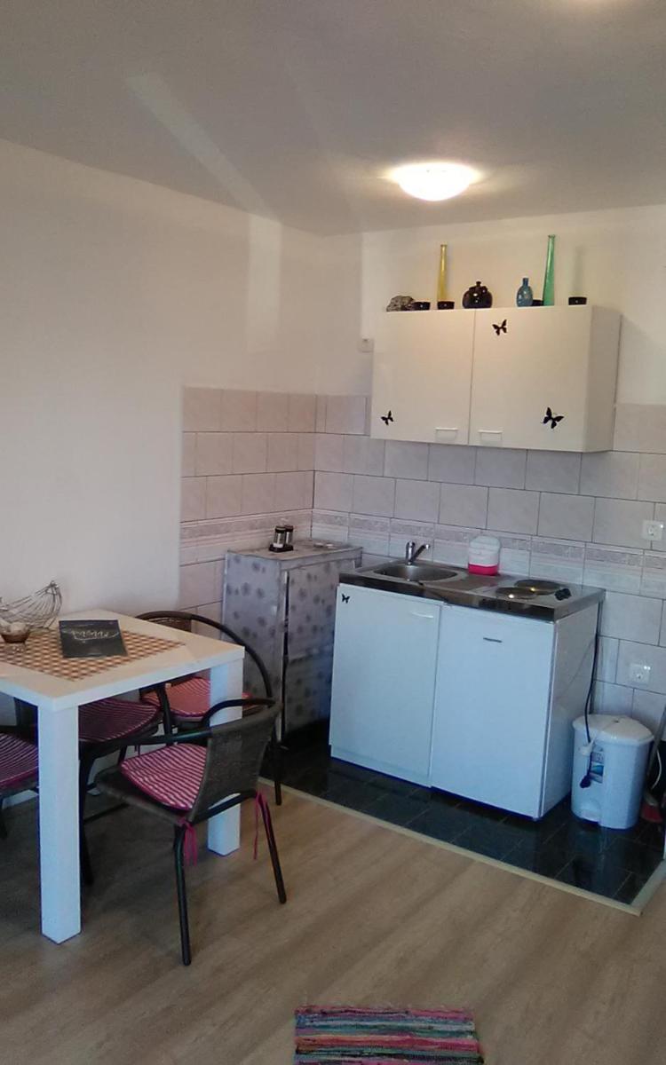 Apartments by the sea Mrljane, Pasman - 12955 - Housity