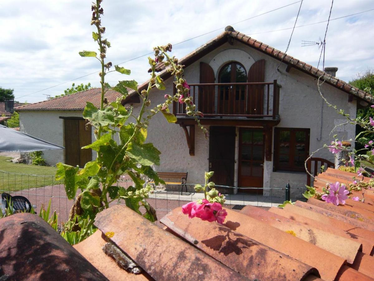 Maison de campagne avec jardin et garage à Saint-Paul-Lizonne - FR-1-616-224 - Housity