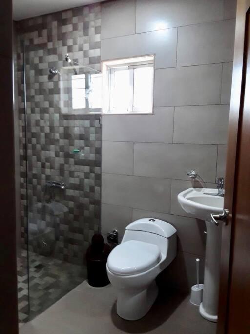 Romantico,moderno , self check-in-24/7-wifi-Tv 4K - Housity