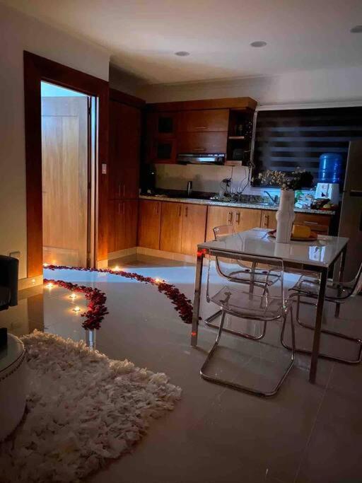 Romantico,moderno , self check-in-24/7-wifi-Tv 4K - Housity
