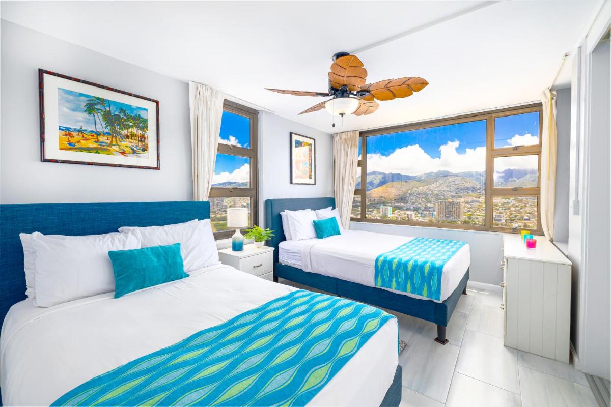 Tropical Retreat Near Waikiki Beach with Parking - Housity