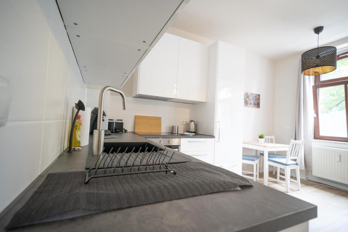 FullHouse - Zwickau - L96 - SmartTV - Nespresso - 2 Queensize Beds - Housity