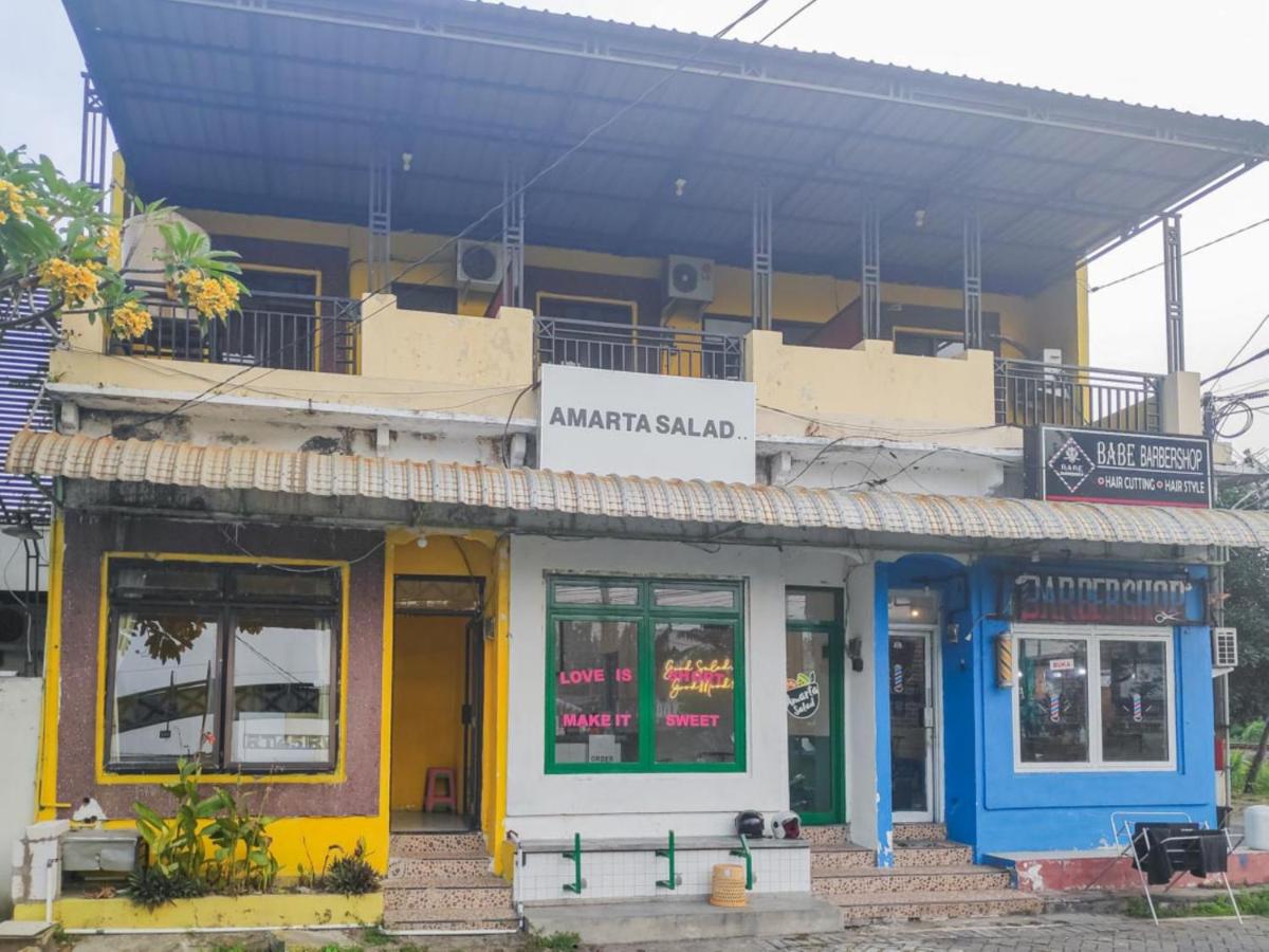 De Luck Homestay near Alun Alun Sidoarjo Mitra RedDoorz - Housity