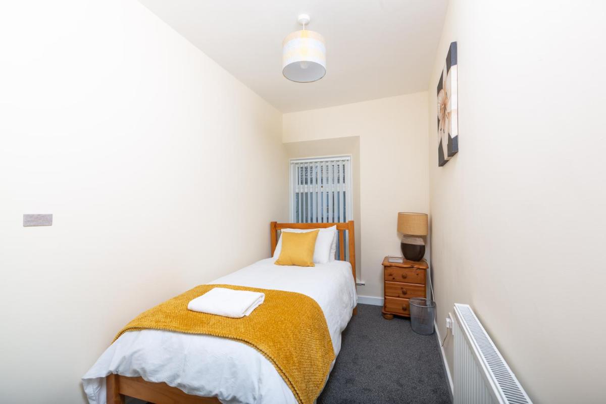 Sandfields House - Housity