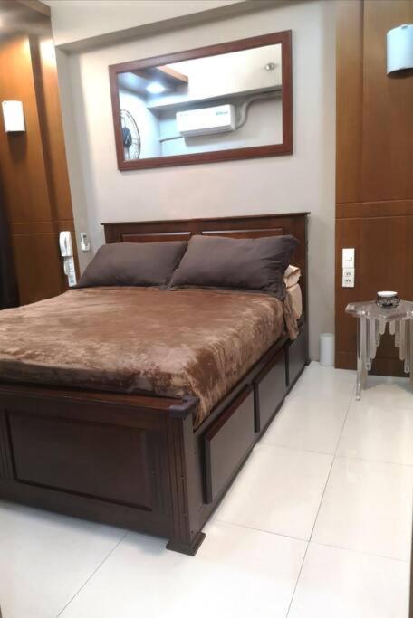Grumpy Lady House - Housity