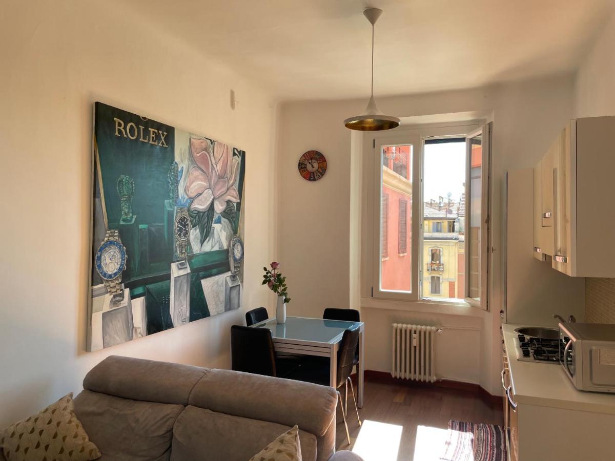 The painting apartment. A Central and Lovely apartment in Milan - Housity