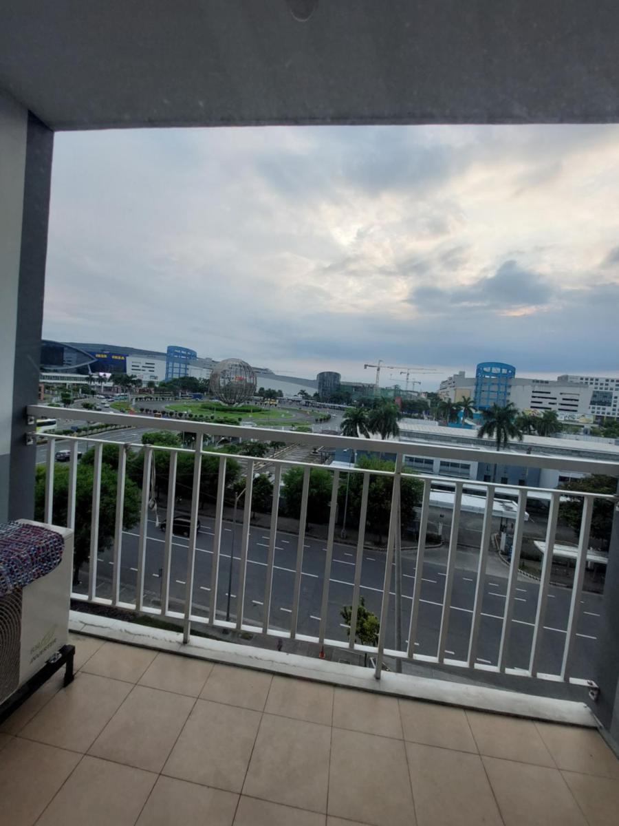 Shell Residences Mall of Asia - Jona - Housity