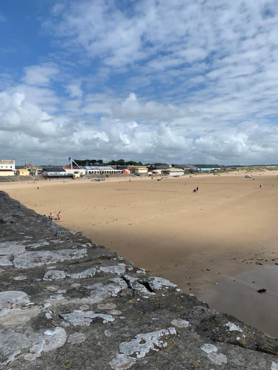 Phoenix caravan hire, Trecco bay - Housity