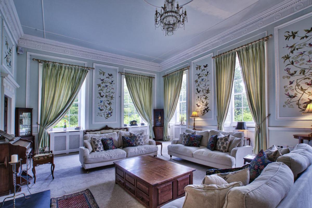 The Castle By Group Retreats - Housity