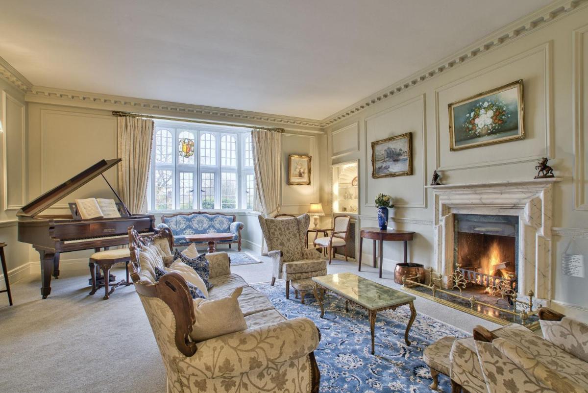 Fawley Court by Group Retreats - Housity