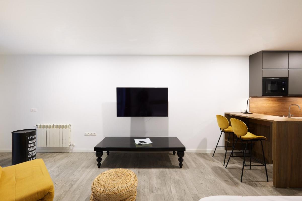 TuApartamento Navarreria Loft - Housity