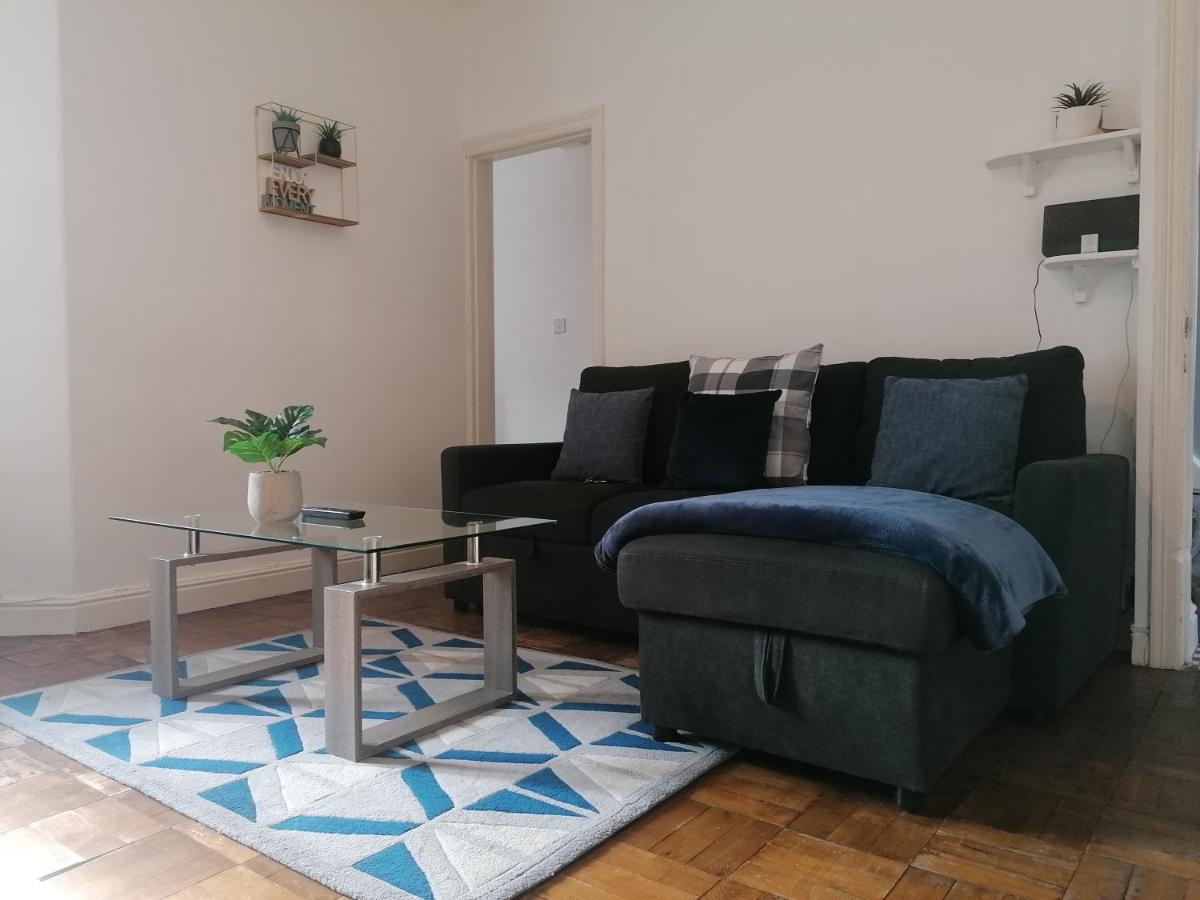 4 Bedroom House in Hoole Chester with Parking by Rework Accommodation - Hizvo