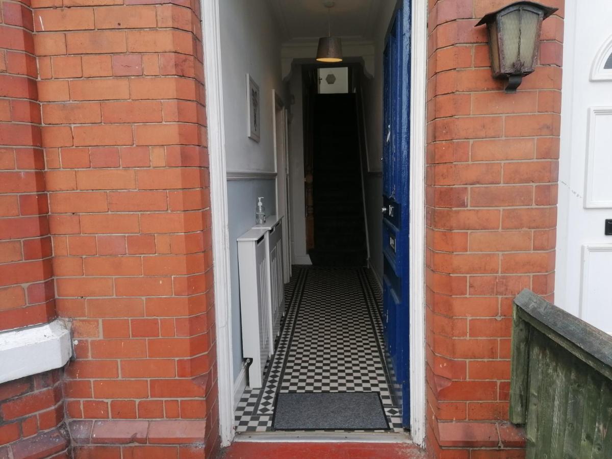 4 Bedroom House in Hoole Chester with Parking by Rework Accommodation - Hizvo