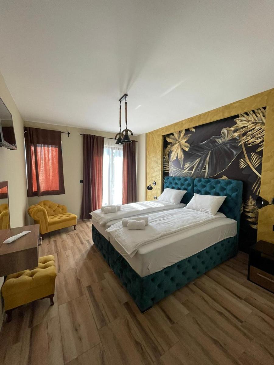 ATOS Srebrno jezero - Villa and Restaurant - Housity