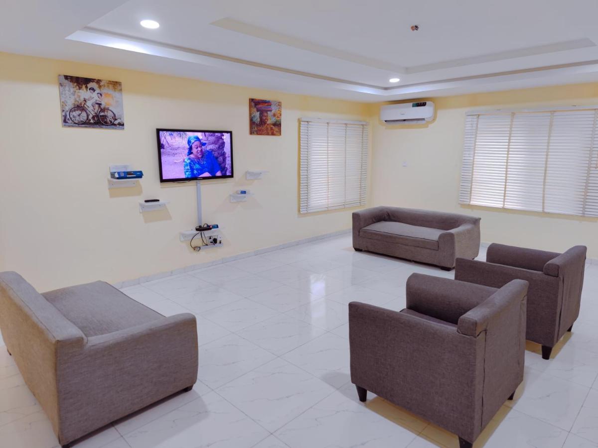Highly Secured 24 Hours Electricity Apartment - Housity