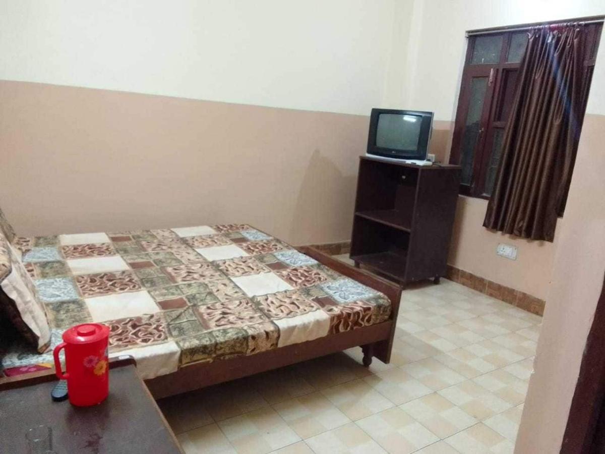 OYO Sri Radhakrishnan Guest House - Housity