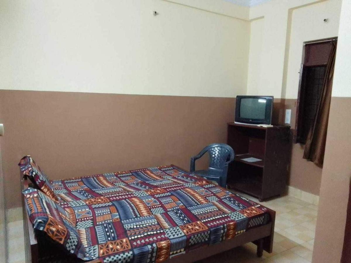 Suitetrails - OYO Sri Radhakrishnan Guest House