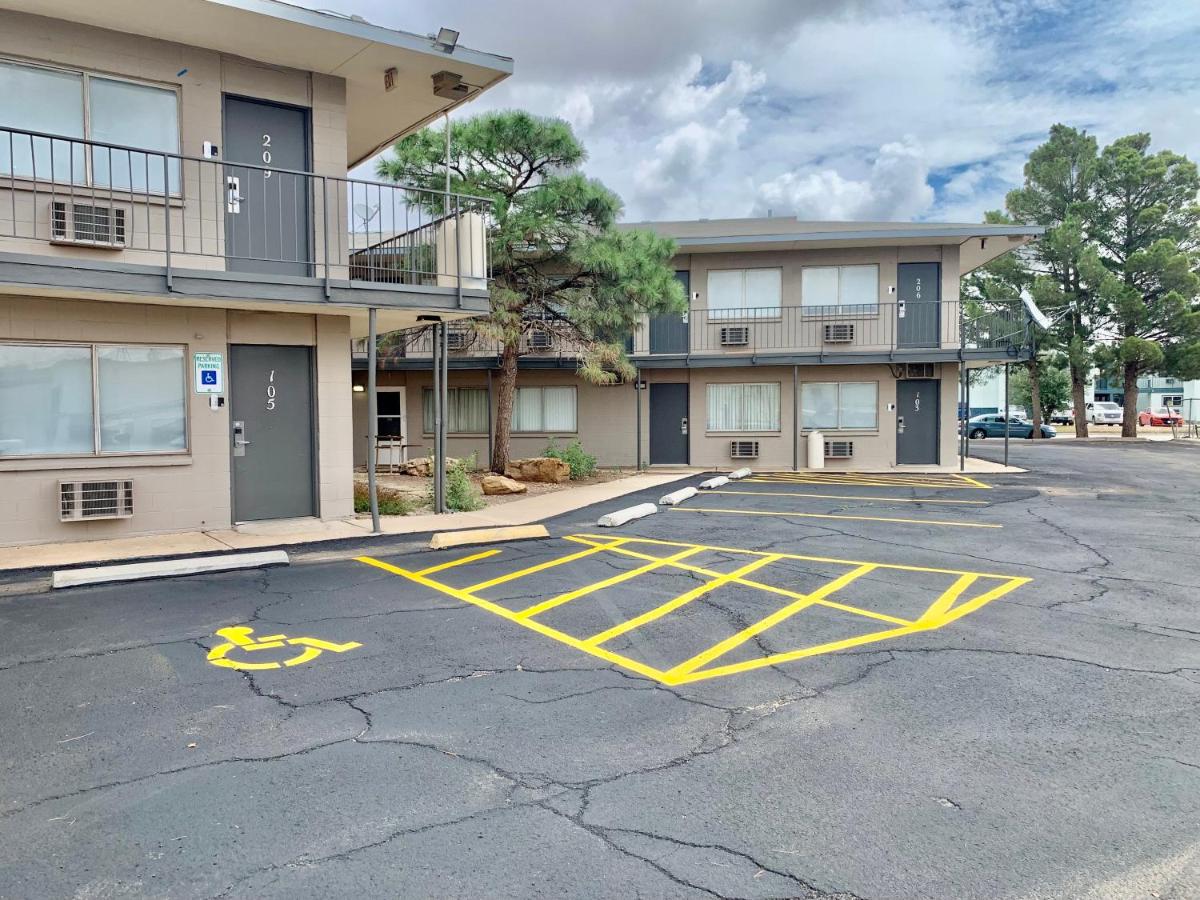 Executive Inn Midland - Housity