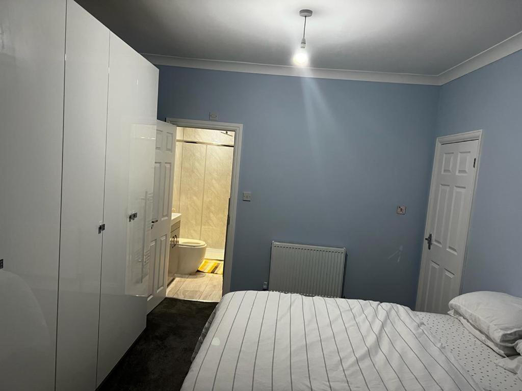 Not Bookable - Housity