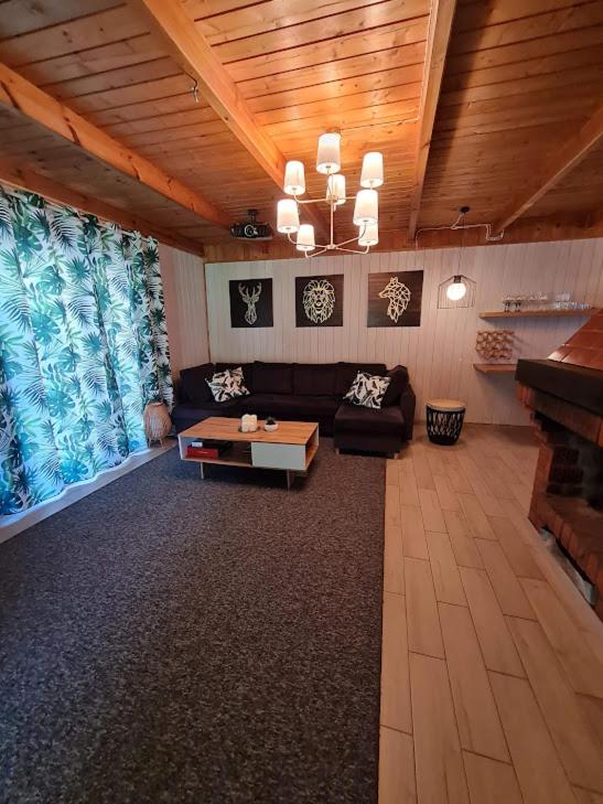 JOHNNY'S RIVER HOUSE - Housity