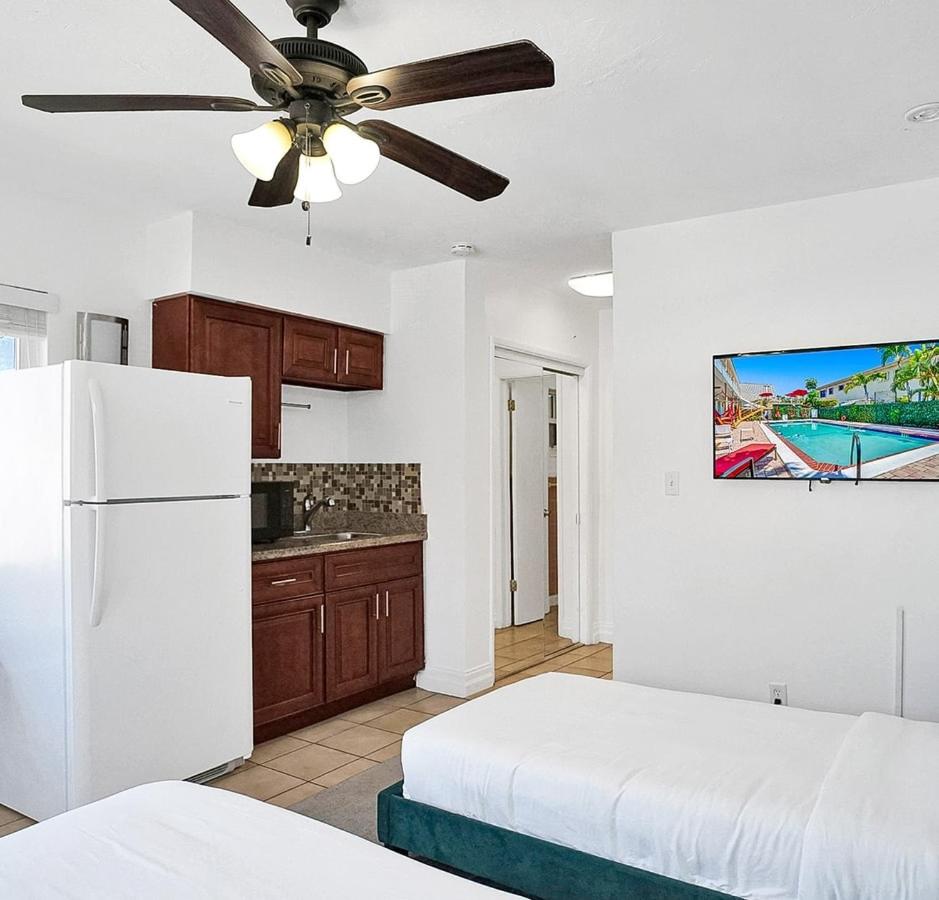 The Nook Hollywood short walk from the beach with pool and Free Parking - Housity