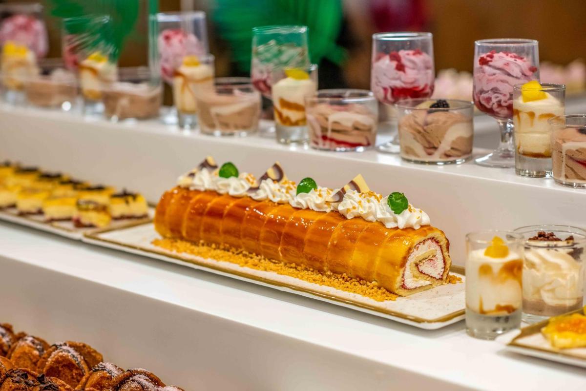 Comida en o cerca de este hotel