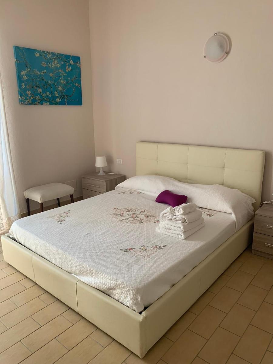 La Mela Rosa - Housity